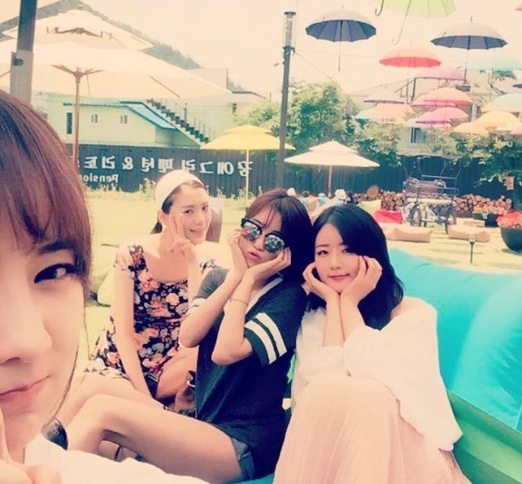 [에이핑크] 펜션에서 휴가즐기는 보미 | 인스티즈