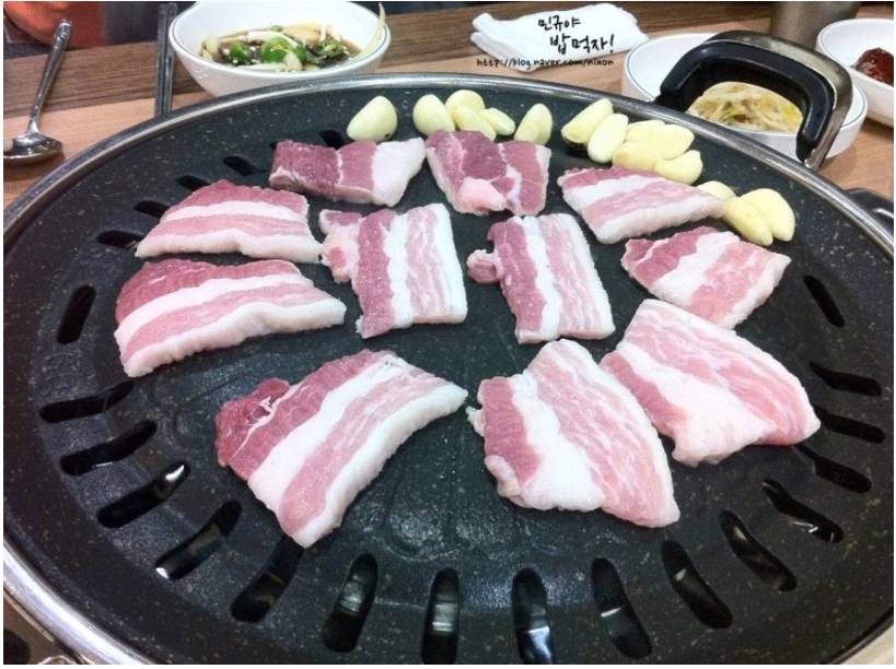 볏짚 통삼겹살 vs 생삼겹살.jpg | 인스티즈