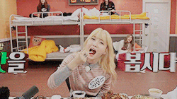 잘 먹는 모모.gif | 인스티즈