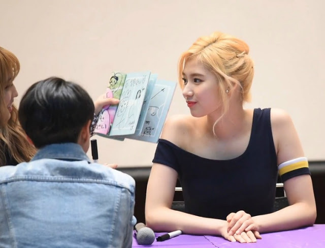 [트와이스] 옆모습이 예쁜 멤버 두명 | 인스티즈