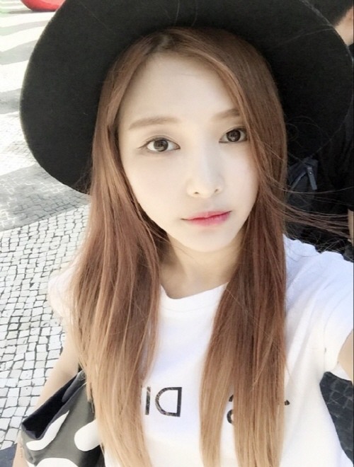 여자친구 데뷔 직전에 탈퇴한 멤버 2명.jpg | 인스티즈