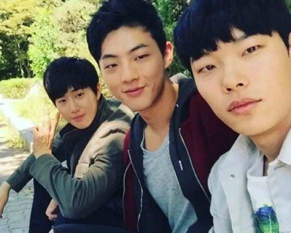 류준열 나이가 서른이었다니.jpg | 인스티즈