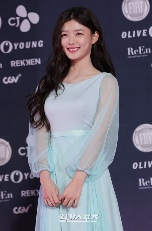 오늘자 김유정 | 인스티즈