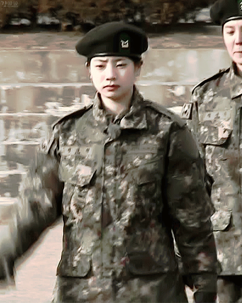 19살에 군대 갔었던 의무부사관시절 트와이스 다현 | 인스티즈