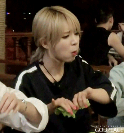 초아 vs 솔지 | 인스티즈