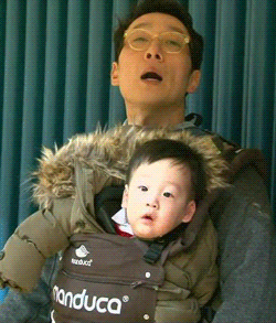 꼬물꼬물 너무 귀여운 이휘재네 쌍둥이 서언이 서준이 움짤 | 인스티즈