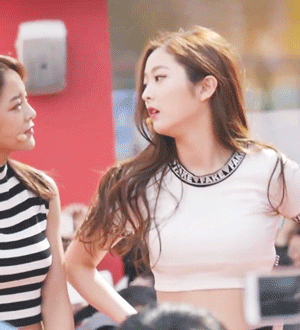 [프로듀스101] 팬이 부르자 쳐다보던 정은우.. 늦어서 후다닥 | 인스티즈