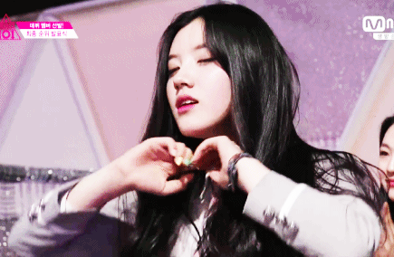 여자아이돌에선 본적 없던 장군감 캐릭터 퀸시연.gif (프로듀스101) | 인스티즈