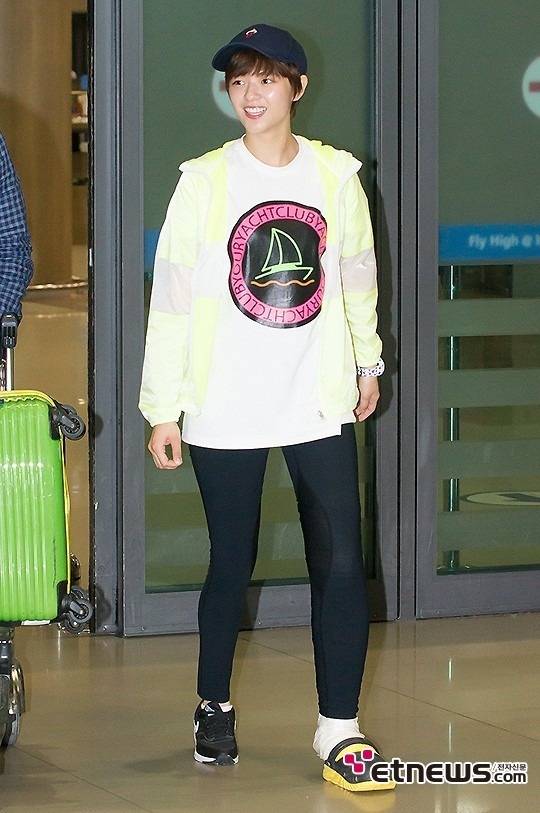 정법에서 다친후 목발짚는 트와이스 정연 | 인스티즈