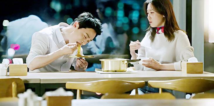 [질투의화신] 라면 먹다가 결혼하자고 프로포즈하는 미.jpg | 인스티즈