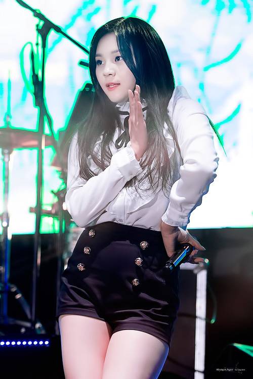 여자친구 엄지 | 인스티즈