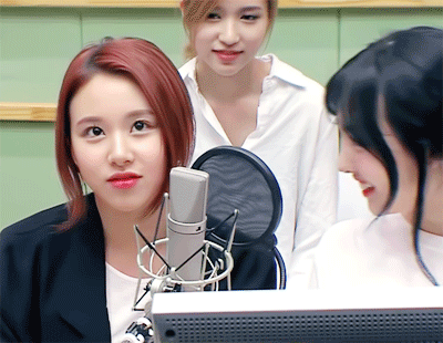 [트와이스] 채영이를 바라보는 미나의 눈빛 | 인스티즈