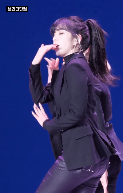 가죽바지 입은 아이린.gif | 인스티즈