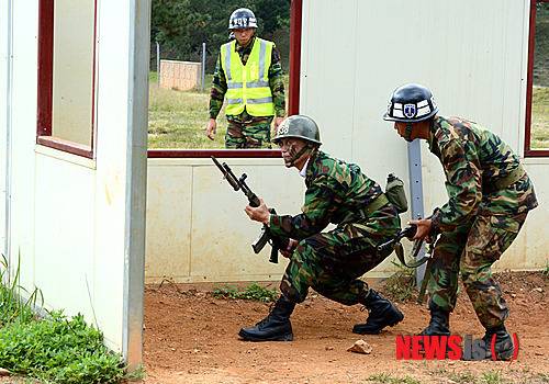 진짜 다 잘 어울리는 문재인;.jpg | 인스티즈