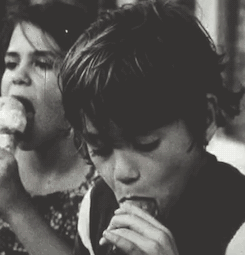 젊은 로버트 다우니 주니어.gif (15) | 인스티즈