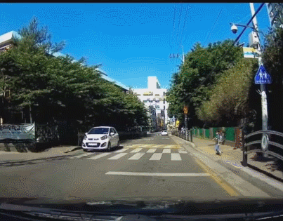 부모얼굴을 안봐도 가정교육 수준을 짐작할수 있는 아이.gif | 인스티즈