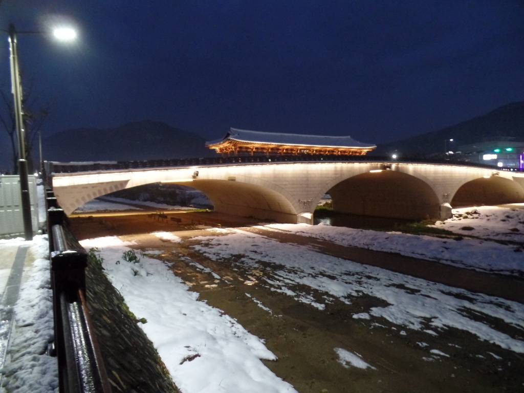 전주한옥마을 남천교 아치형의 아름다운 다리위의 한옥 누각 설경 및 야경 (안구정화) | 인스티즈