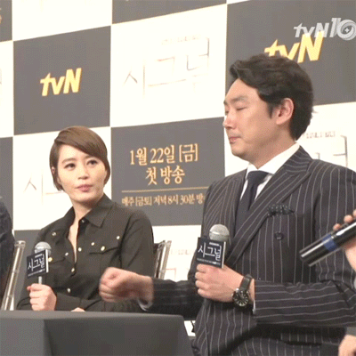 [시그널] 김혜수 손크기 | 인스티즈