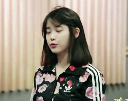 [발매2주년] 아이유 - 꽃갈피 리메이크앨범.gif | 인스티즈