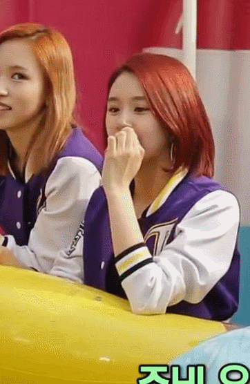 [트와이스] 채영이를 바라보는 미나의 눈빛 | 인스티즈