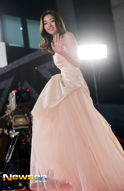 2015 KBS 연기대상 시상식 채수빈.jpg | 인스티즈