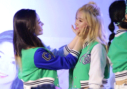 [트와이스] 깨발랄 쩌는 케미 사나-다현(사이다) 조합 짤모음.jpg | 인스티즈