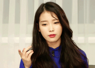 야심한 밤엔 아이유. GIF | 인스티즈