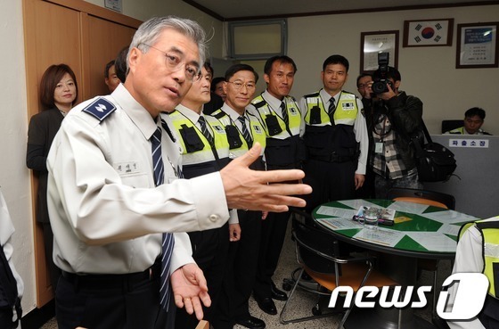 진짜 다 잘 어울리는 문재인;.jpg | 인스티즈