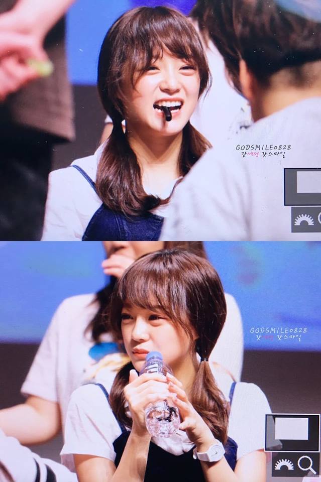 양갈래 머리로 아재미를 숨겨보는 김세정 | 인스티즈