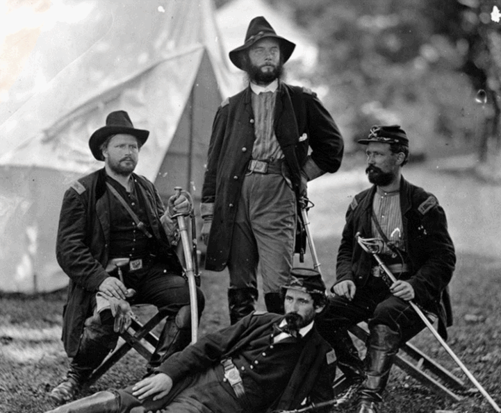 흑백이 교차되는 역사속 인물사진 (gif, | 인스티즈