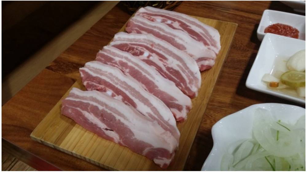 볏짚 통삼겹살 vs 생삼겹살.jpg | 인스티즈