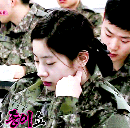 19살에 군대 갔었던 의무부사관시절 트와이스 다현 | 인스티즈