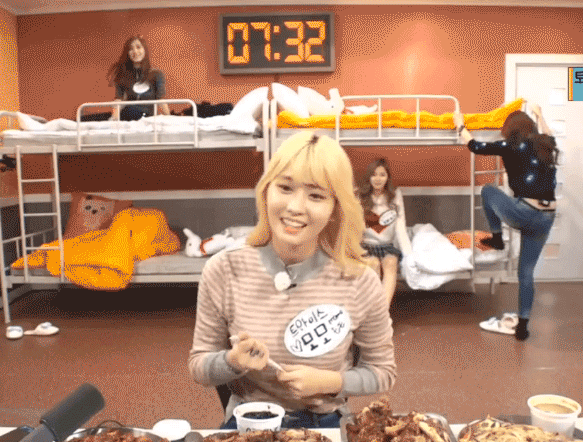 시간을 멈추는 트와이스.gif | 인스티즈