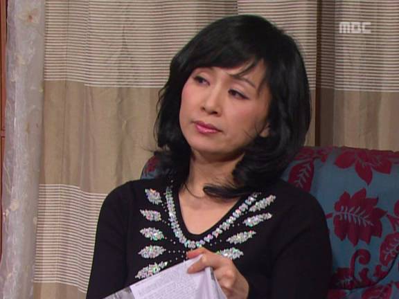 [거침없이하이킥] 순재에게 똥침당한 효자 준하.jpg | 인스티즈