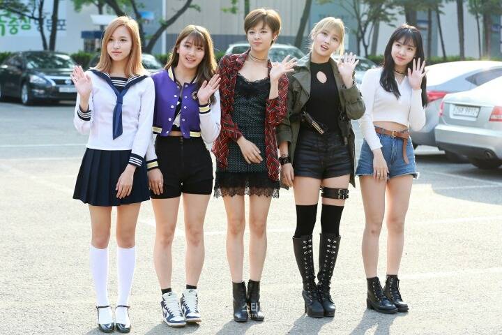 트와이스, 역대급 출근길 코스프레…오드리쯔위라 불러다오! | 인스티즈