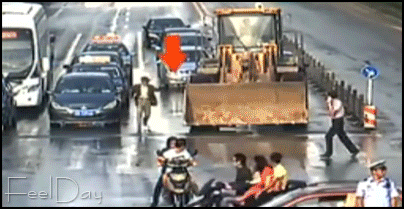 대륙의 불도저. gif | 인스티즈