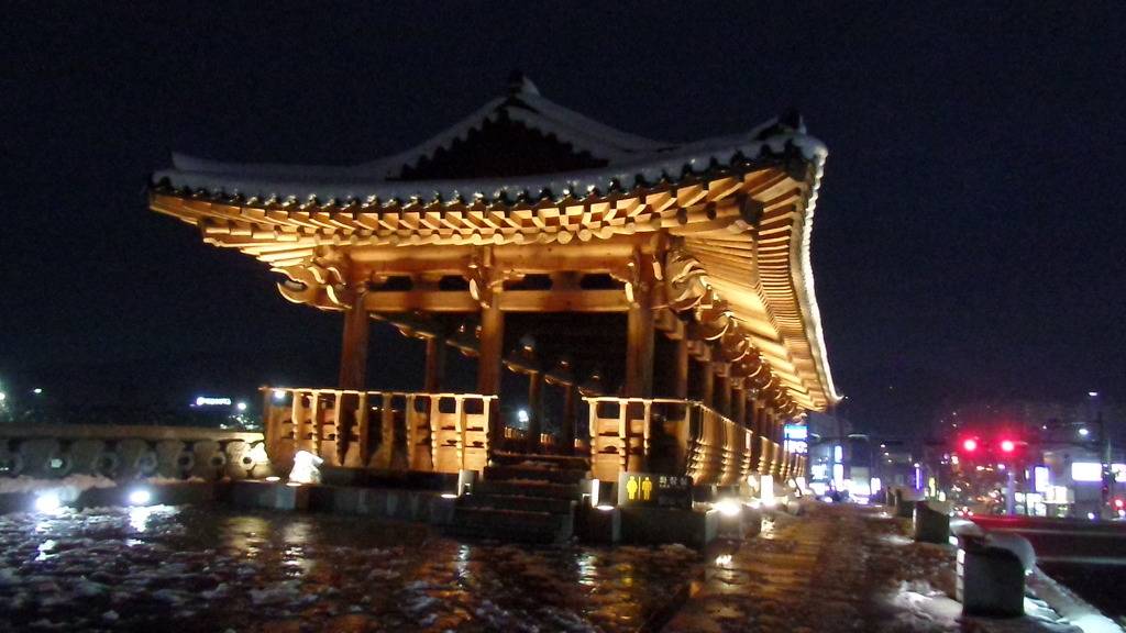 전주한옥마을 남천교 아치형의 아름다운 다리위의 한옥 누각 설경 및 야경 (안구정화) | 인스티즈