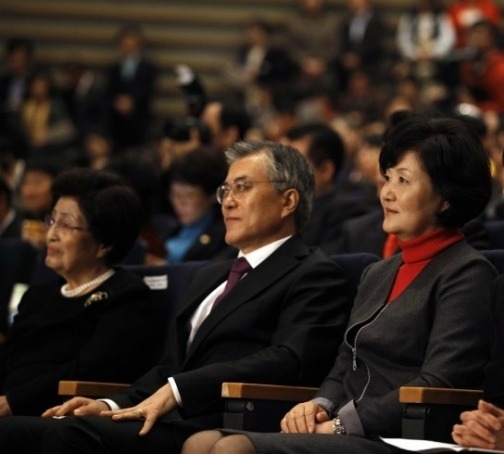 진짜 다 잘 어울리는 문재인;.jpg | 인스티즈