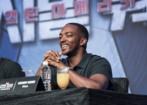 새 스파이더맨 놀려먹는데에 재미붙인 마블 형아들 | 인스티즈