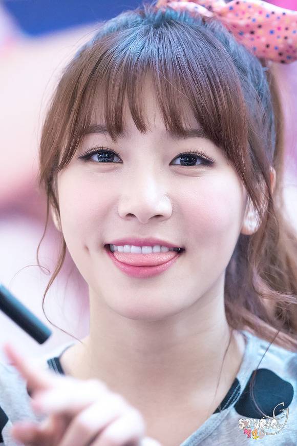 라붐에서 자기 전에 듣고 싶은 목소리를 맡고있는 소연.jpgif | 인스티즈