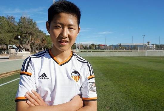 축덕에게 전소미 나이 체감시키기 | 인스티즈