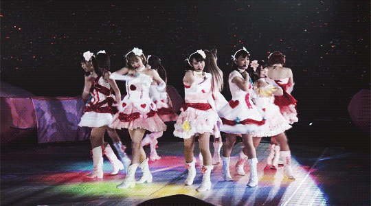 변신하는 의상들.gif | 인스티즈