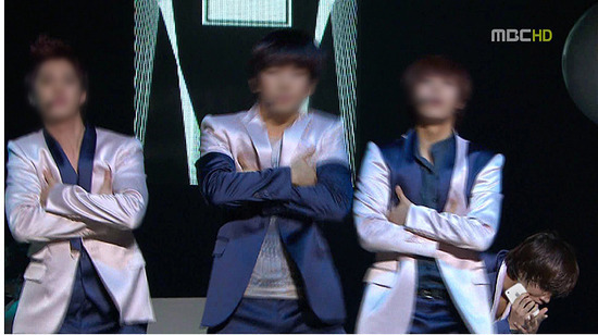 무대에서 본분을 잃어버리는 아이돌들 (실망이네요;각오하고올려요).jpg | 인스티즈