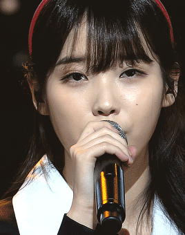 교복입은 아이유.gif | 인스티즈