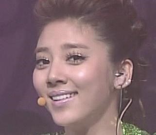 갸륵한 표정으로 화제됐던 여자연예인 세명 | 인스티즈