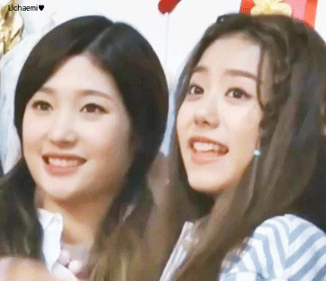 앨범 자켓 찍는 아이오아이 정채연 | 인스티즈