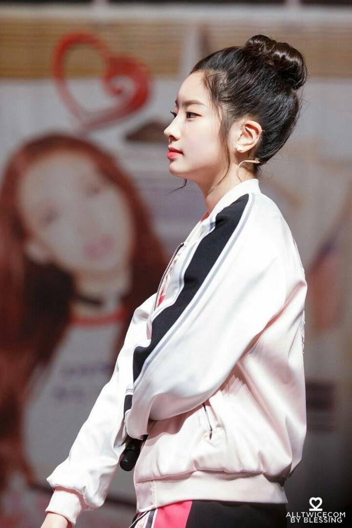 [트와이스] 코랑 이마가 예술인 두부 다현 | 인스티즈