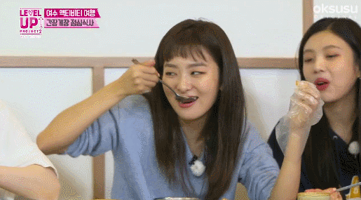 [레드벨벳] 게장맛을 아는 멤버와 모르는 멤버.gif | 인스티즈