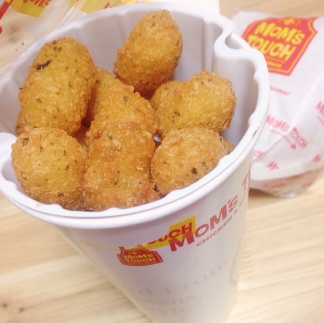 [맘스터치] 맘스터치에서 감자튀김 말고도 꽤 괜찮다고 생각되는 사이드메뉴인 고구마치즈볼.jpg | 인스티즈