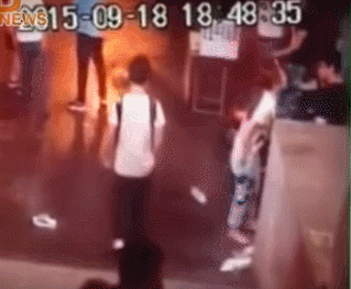 중국 커플싸움.. 열받으면 속옷까지 다 벗는 여자친구 (혐오주의) | 인스티즈